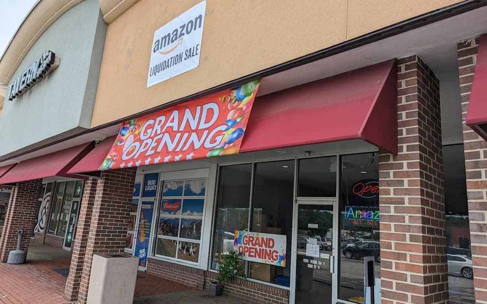 Amazon Liquidation Sale - Kansas City, MO storefront
