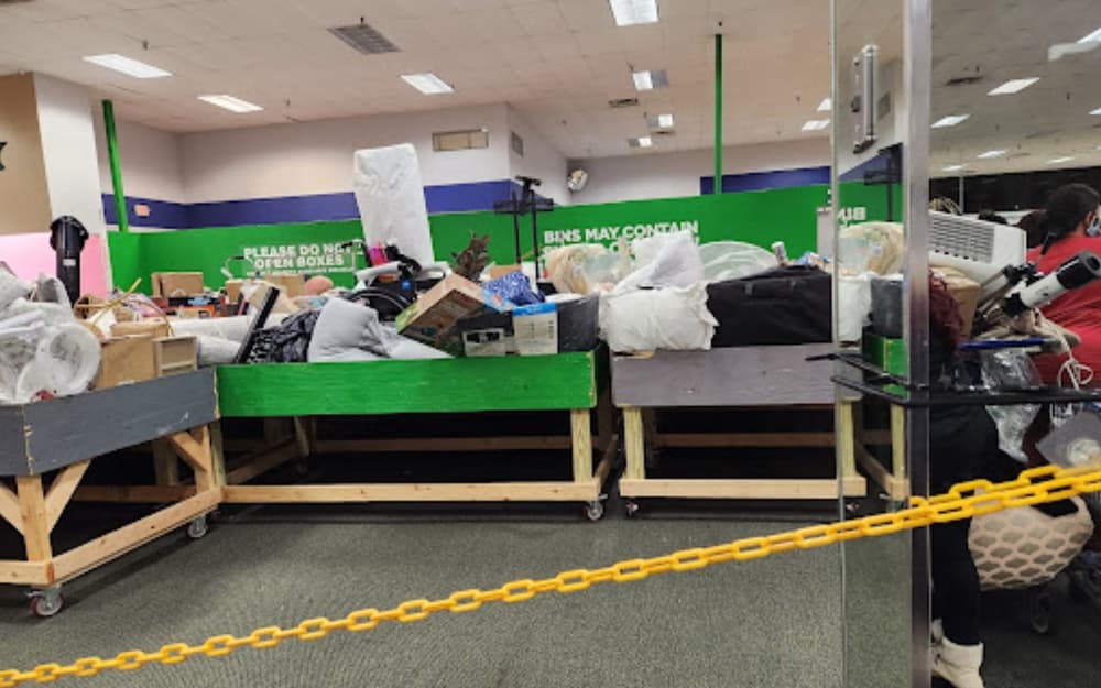 Bargain Bins Biloxi storefront