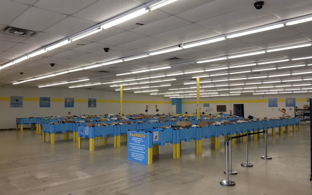 DaaBIN Store - Dexter, MO storefront