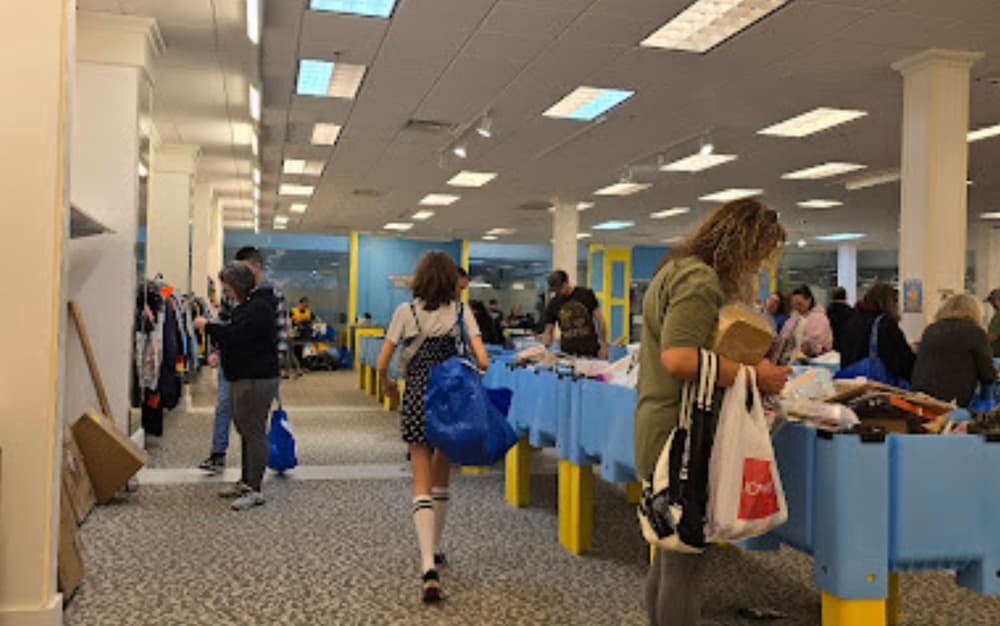 DaaBIN Store - La Crosse, WI storefront