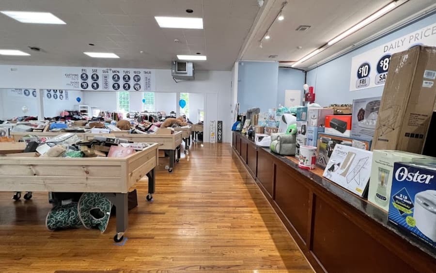 Fashion Cents Bargain Bins storefront