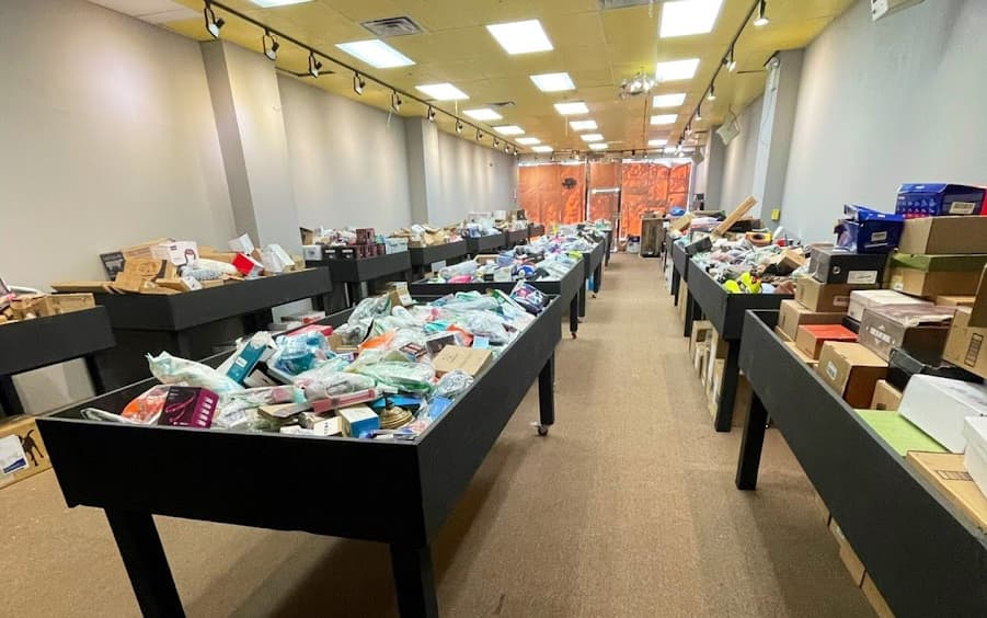 Grand Island Liquidation storefront