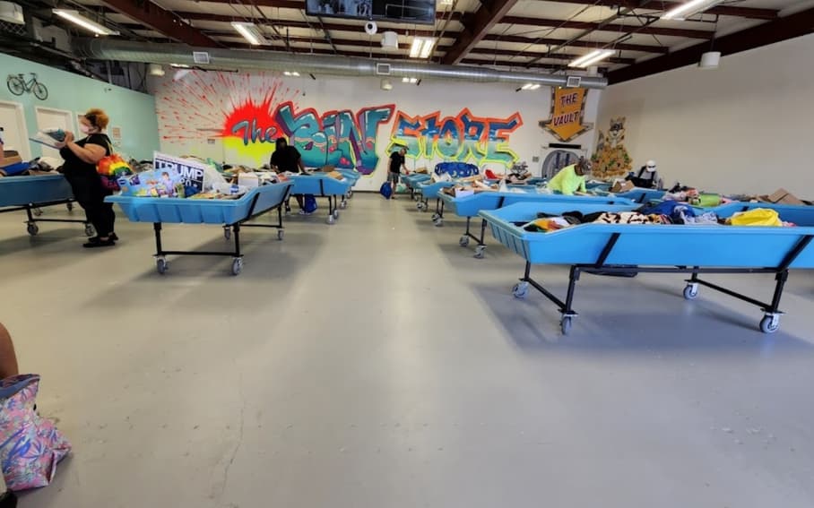 Pickers Palace Bin Store storefront