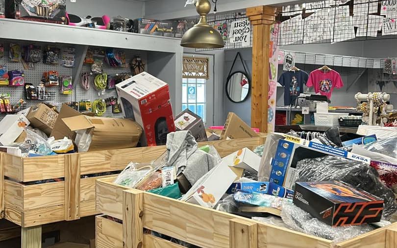 Small Town Bargains and Bins storefront