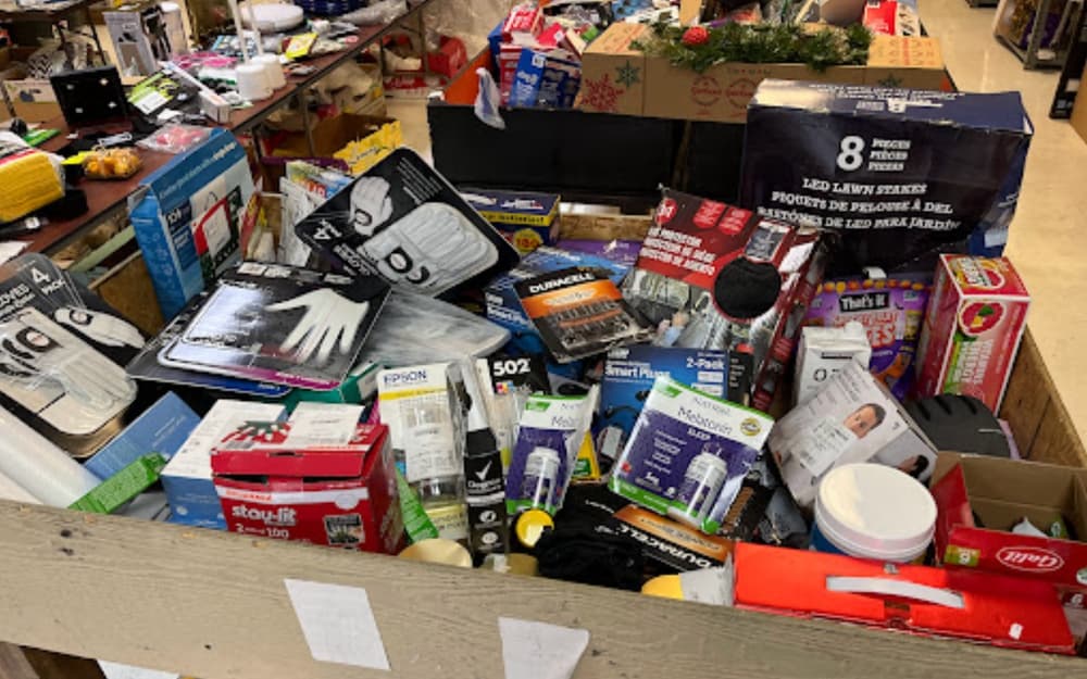 The Al Bin Store storefront