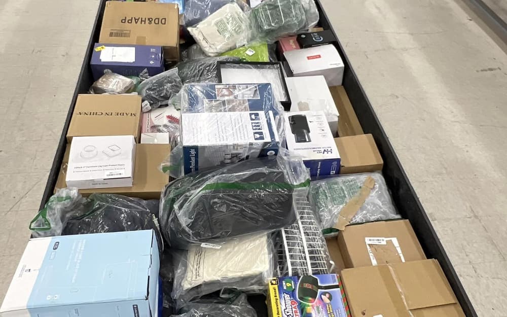 The Bin Spot - St. Pete storefront