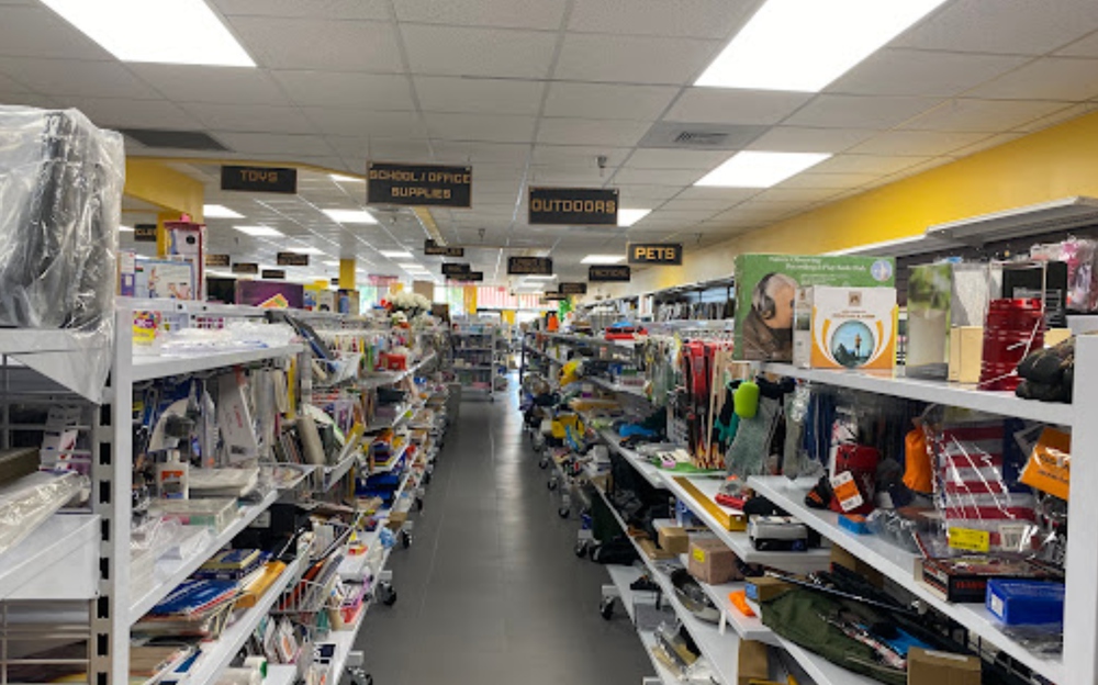 Bin and liquidation store Smalls Discount Store Henrico | 7578 W Broad St, Henrico, Virginia