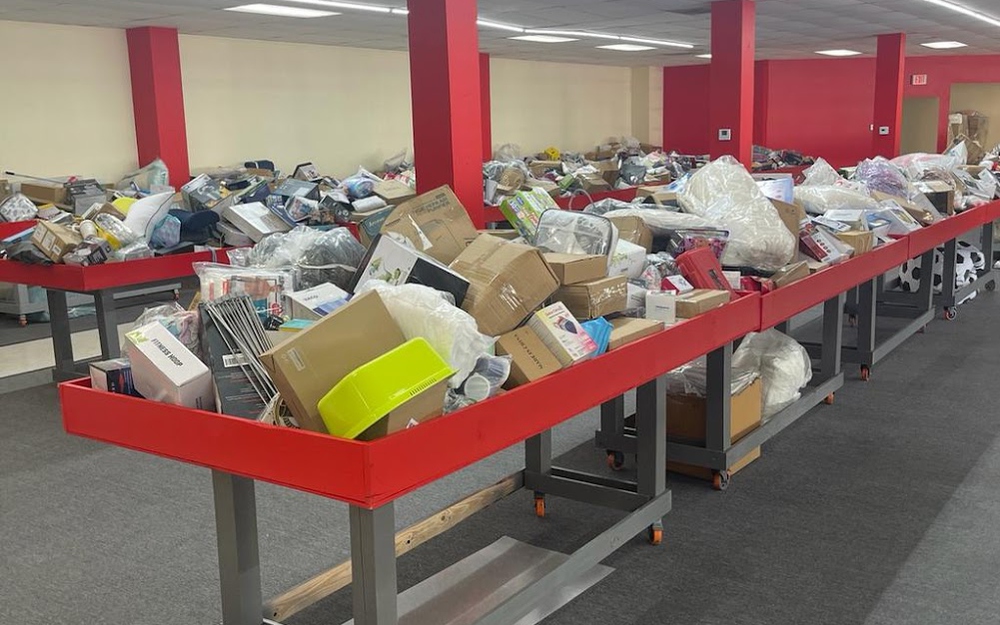 Bin and liquidation store Treasure Bins Pinellas Park | 6384 66th St N, Pinellas Park, Florida