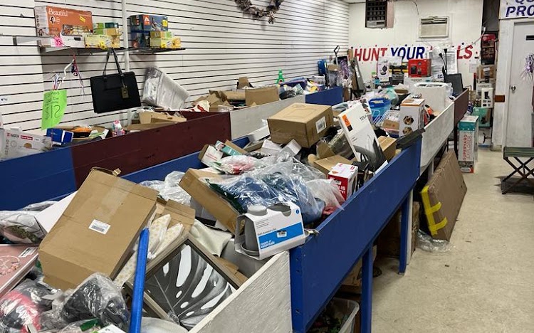 Bin and liquidation store big deal bin store Queens Village | 207-19 Jamaica Ave, Queens Village, New York